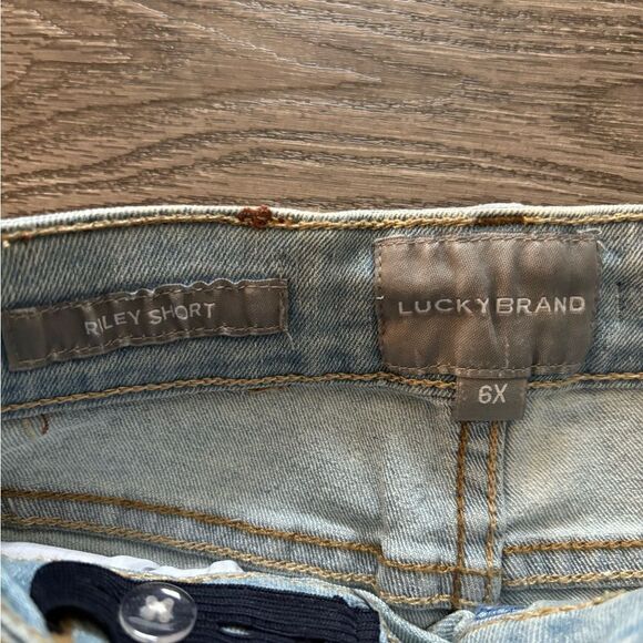 Lucky brand Riley shorts with adjustable waist band - Picture 3 of 4